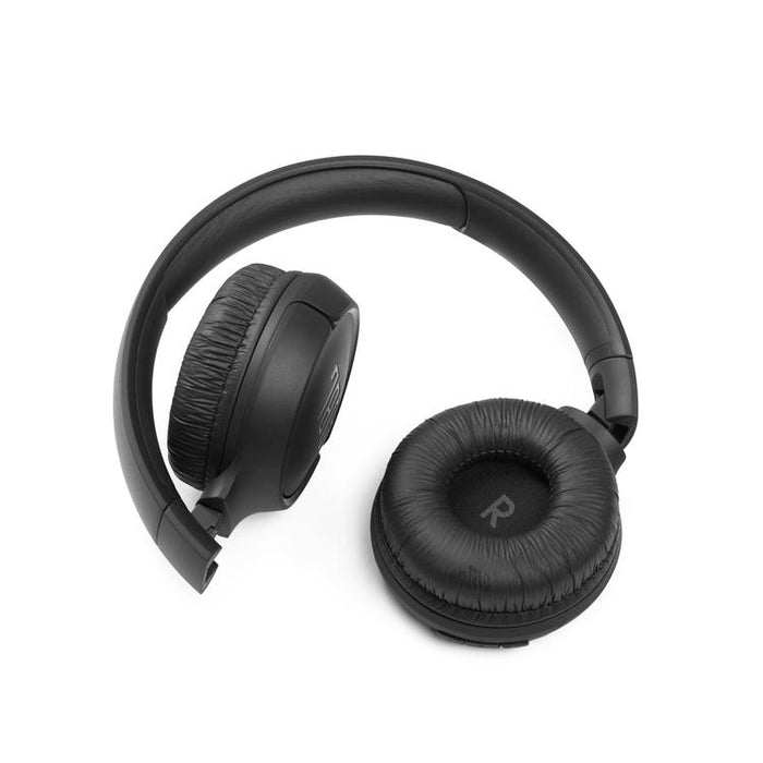 JBL Tune 510BT | On-ear wireless headphones - Bluetooth 5.0 - Multipoint connections - Black - Close-up view | Bax Audio Video